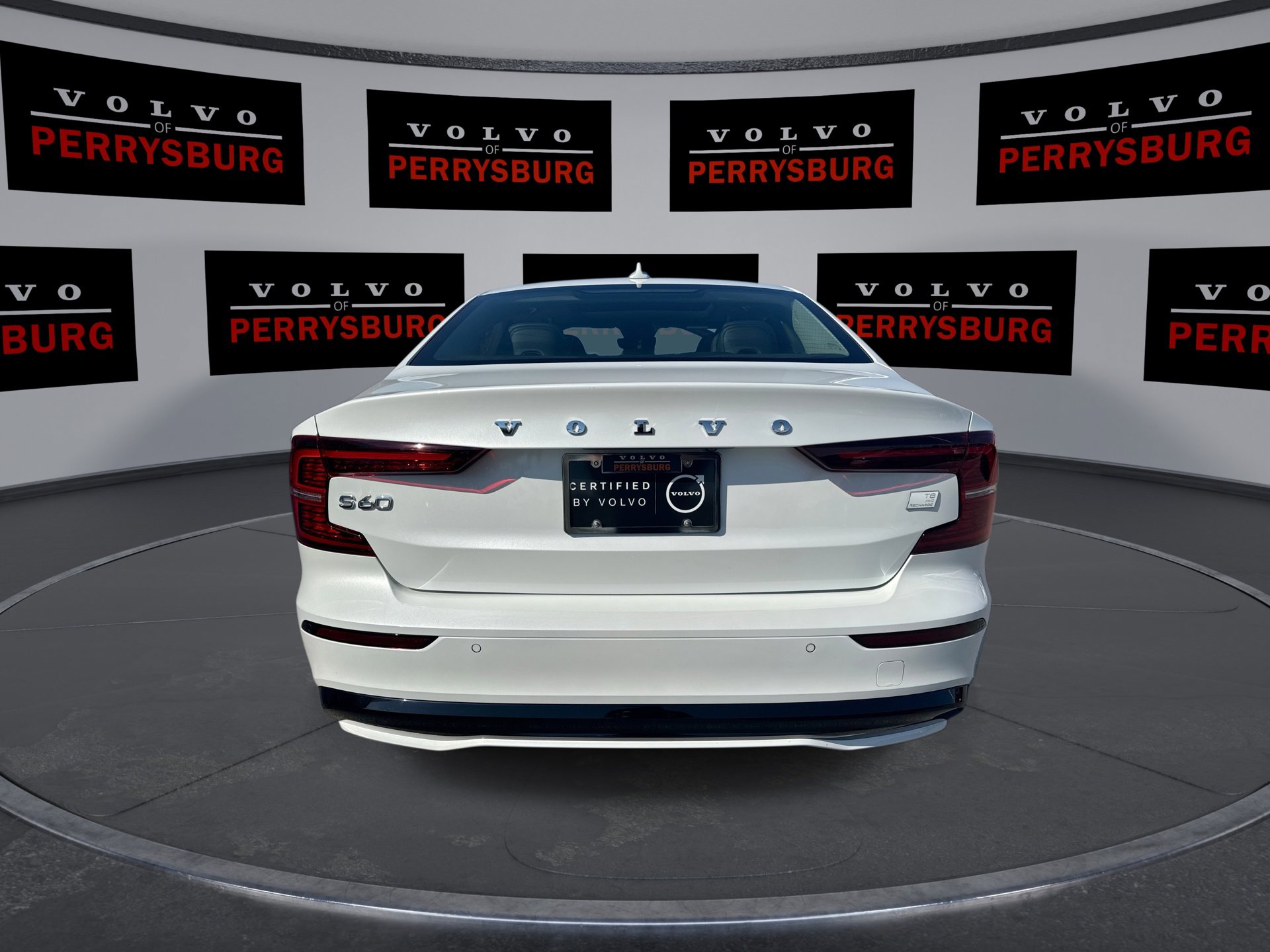 Used 2024 Volvo S60 T8 Plus w/ Climate Package image 7