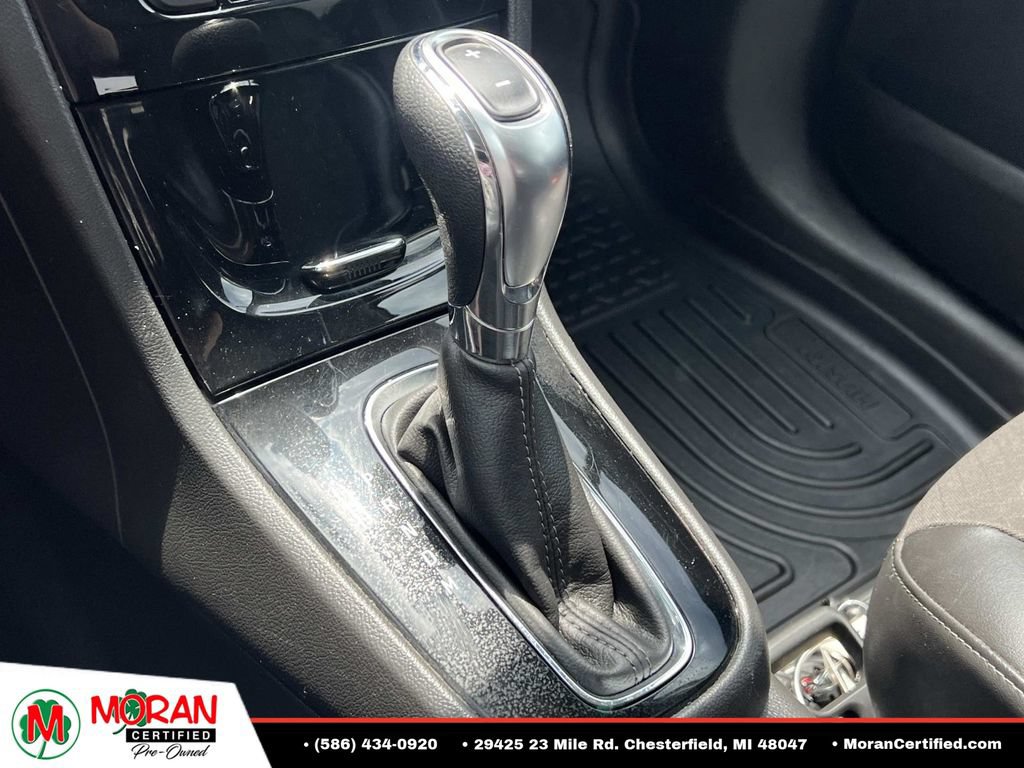 Used 2021 Buick Encore Preferred AWD/4WD image 23