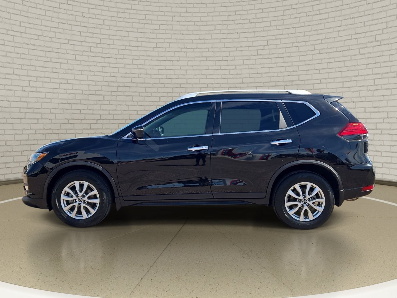 Used 2017 Nissan Rogue SV FWD image 8