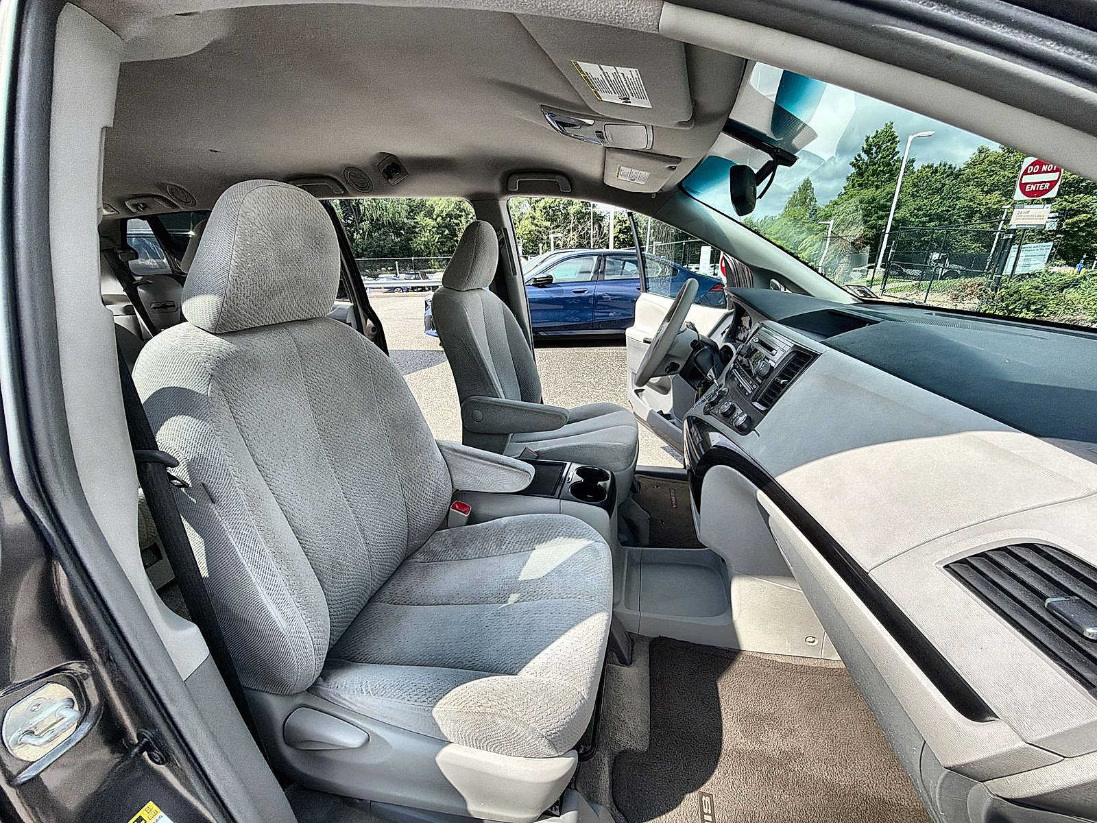 Used 2012 Toyota Sienna LE FWD image 22