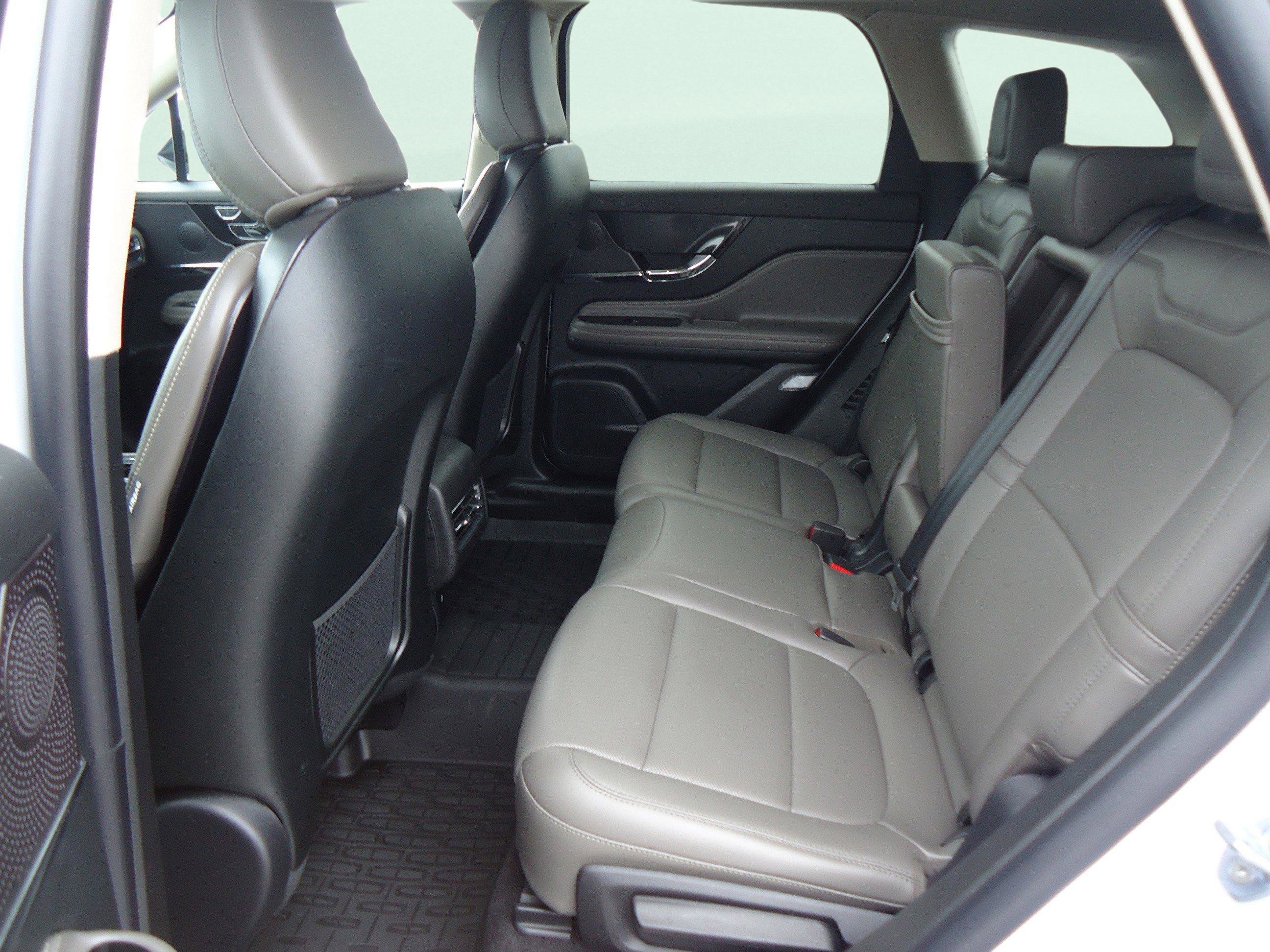 Used 2025 Lincoln Corsair AWD w/ Equipment Group 101A image 28