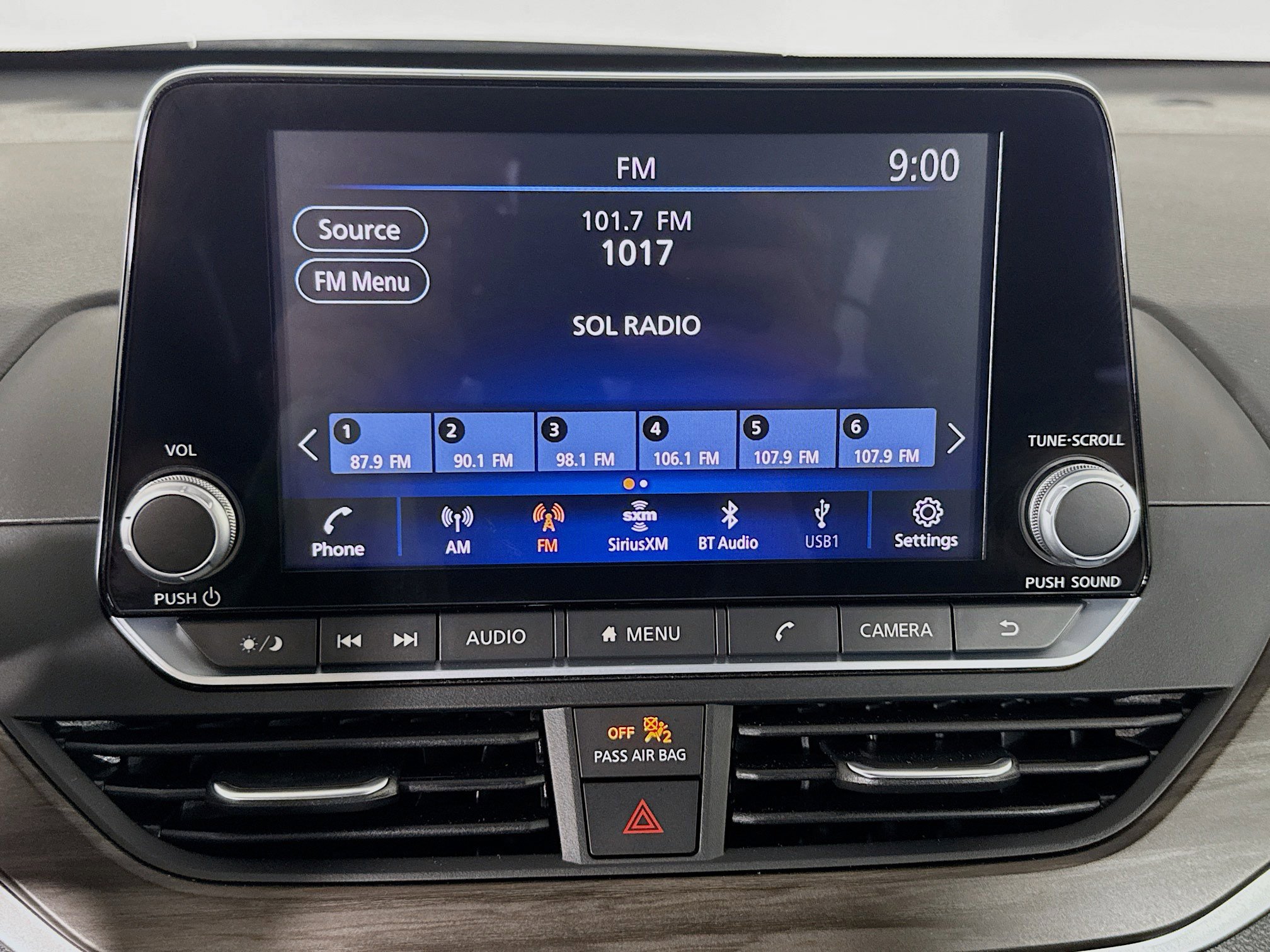 Used 2025 Nissan Altima 2.5 SV image 17