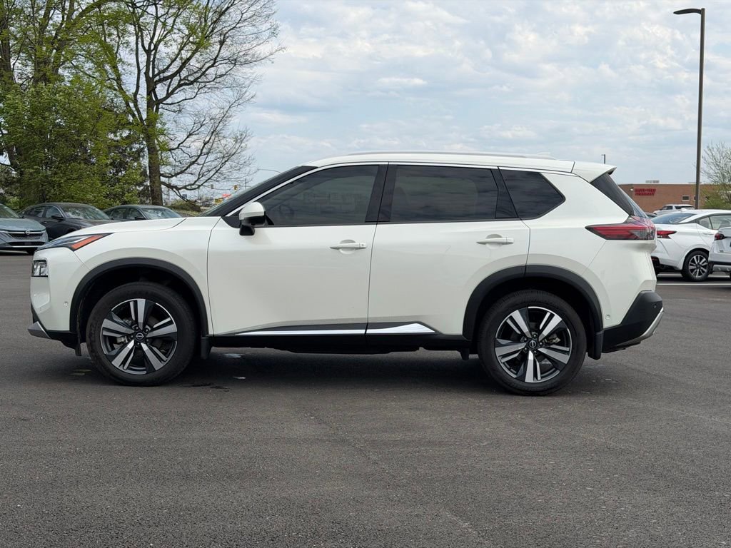 Used 2023 Nissan Rogue Platinum w/ Platinum Premium Package image 3