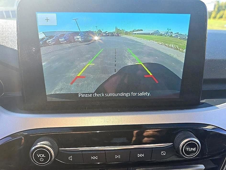 Used 2022 Ford Escape SE w/ Cold Weather Package image 19