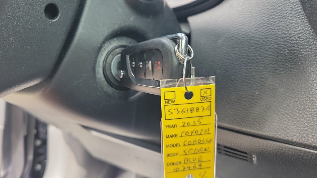 Used 2025 Toyota Corolla LE FWD image 21