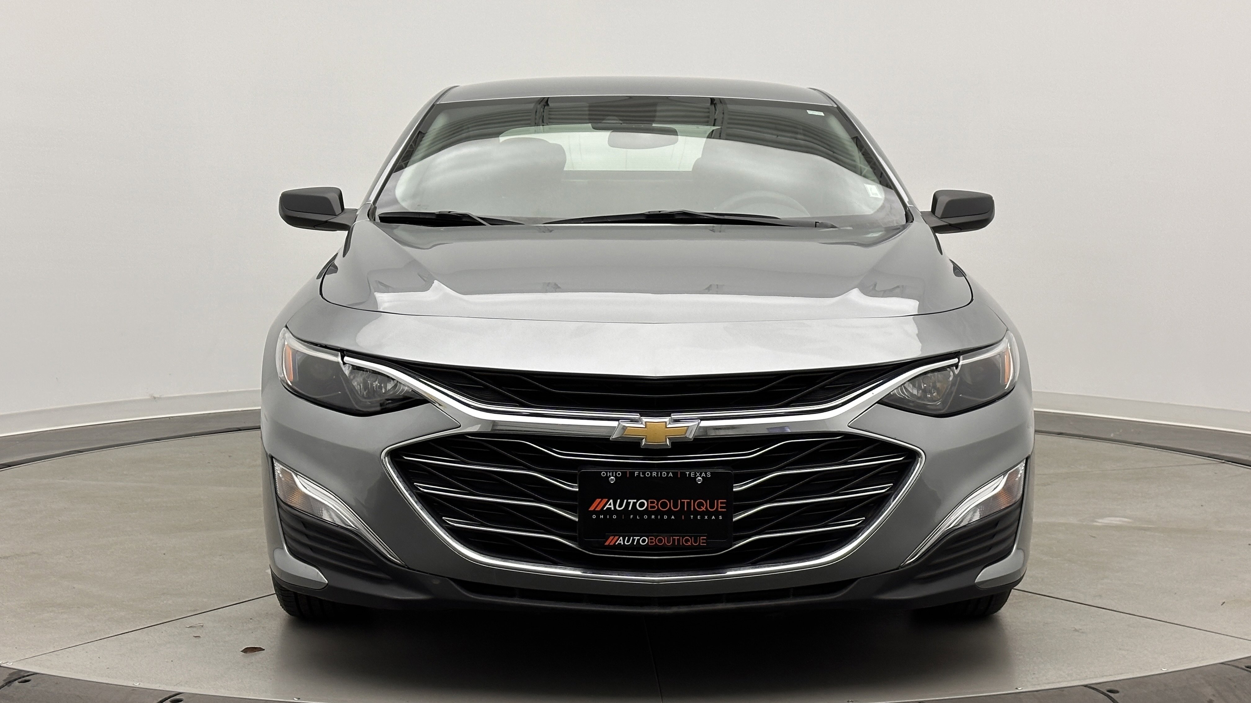 Used 2023 Chevrolet Malibu LS FWD image 2