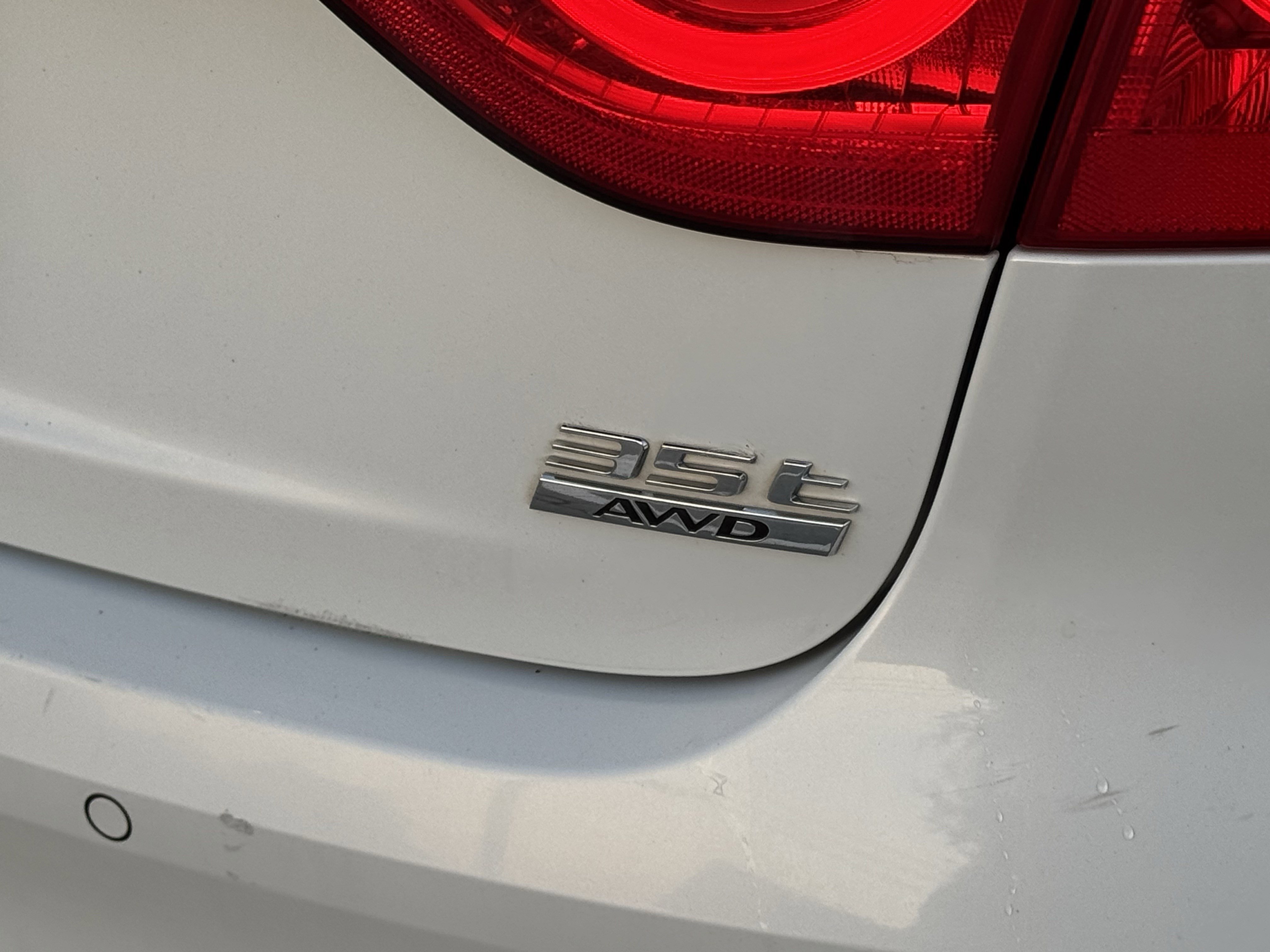 Used 2018 Jaguar XF Portfolio image 44