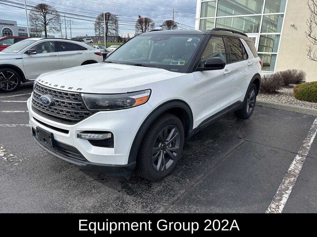 Used 2022 Ford Explorer XLT w/ Equipment Group 202A image 9