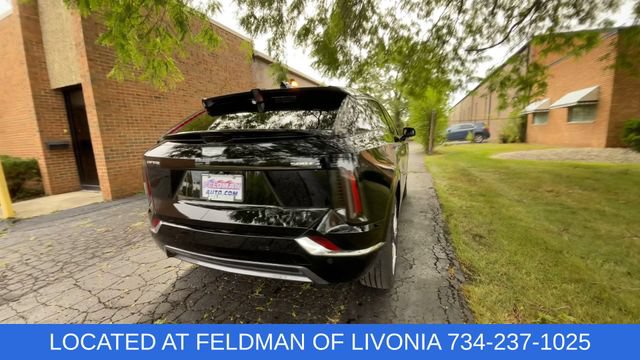 Used 2025 Cadillac Optiq Luxury 2 AWD/4WD image 8