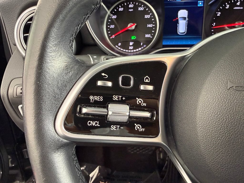 Used 2020 Mercedes-Benz GLC 300 4MATIC image 12