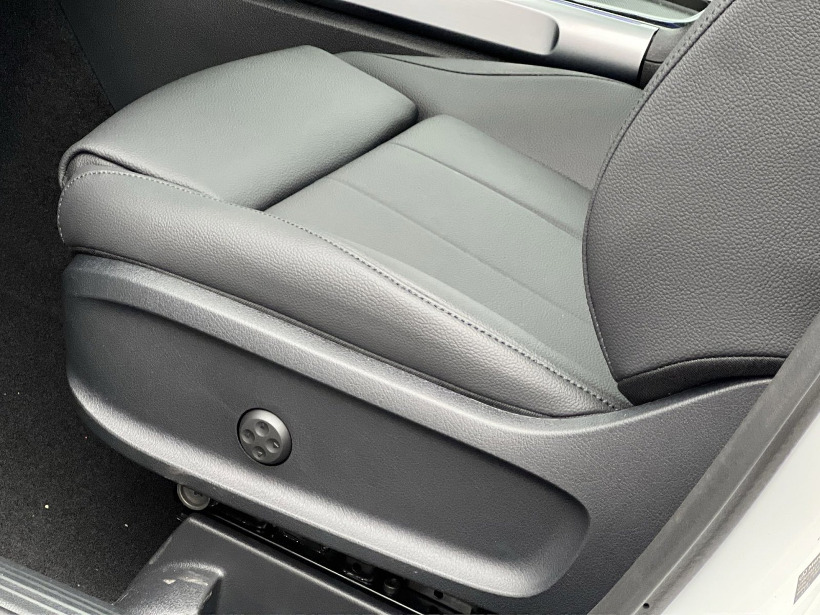 New 2026 Mercedes-Benz GLB 250 GLB 250 image 12