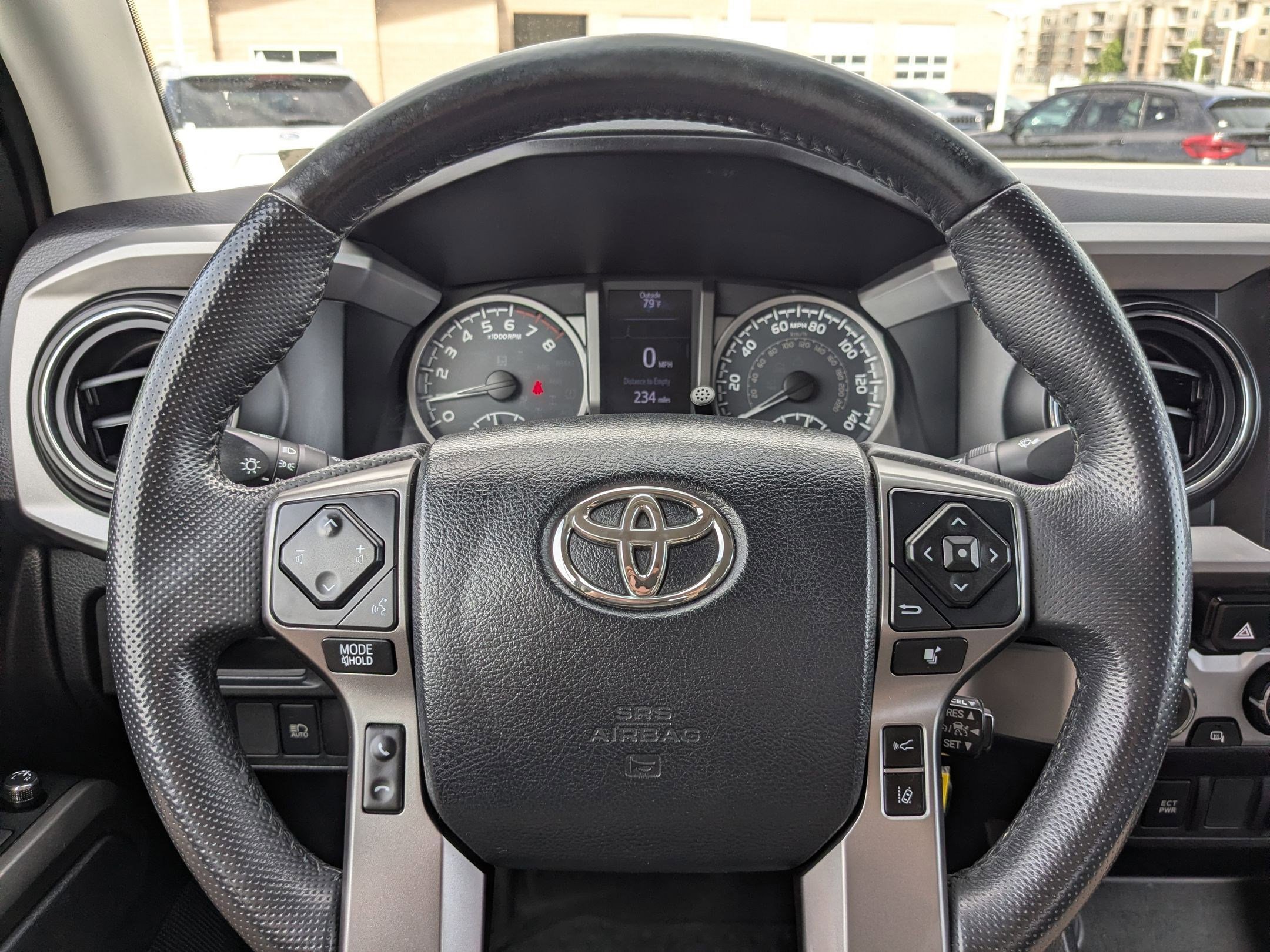 Used 2018 Toyota Tacoma SR5 AWD/4WD image 16