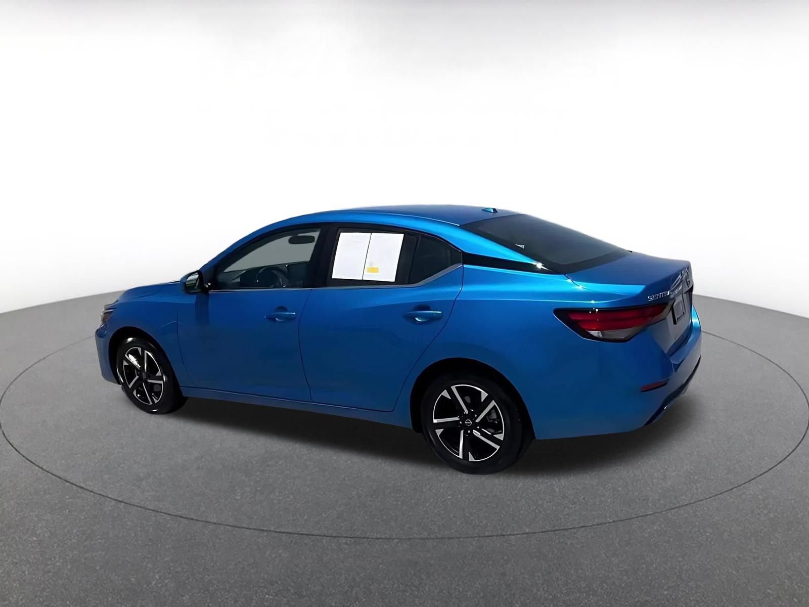 Used 2025 Nissan Sentra SV FWD image 9