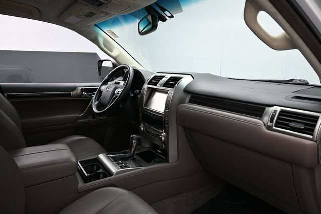 Used 2017 Lexus GX 460 w/ Navigation Package AWD/4WD image 36
