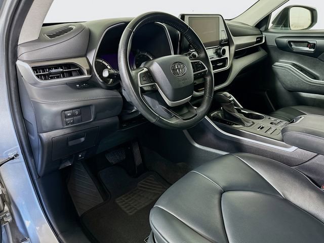 Certified 2023 Toyota Highlander XLE image 10
