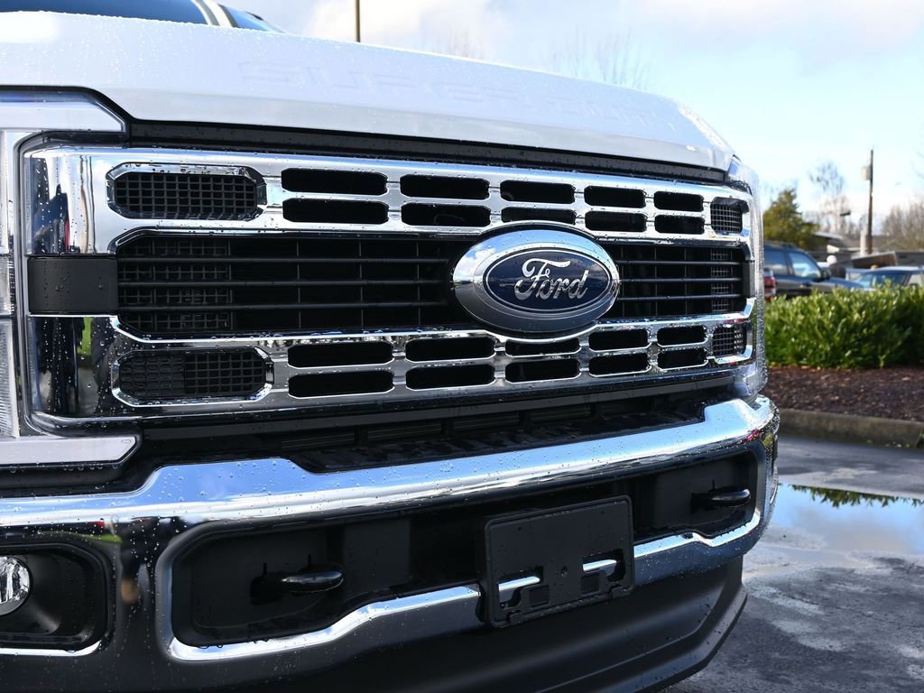 New 2026 Ford F550 4x4 Crew Cab image 13