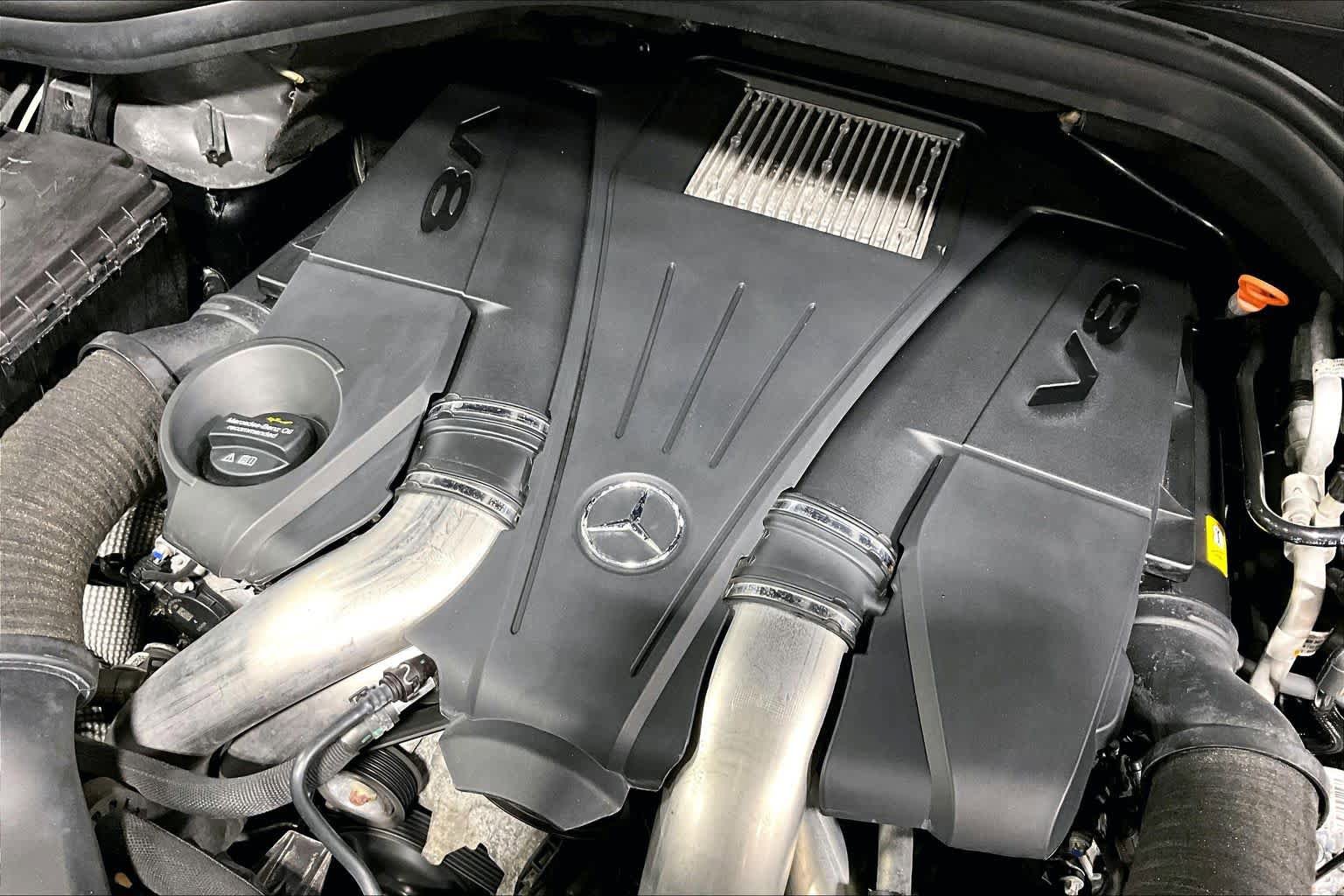 Used 2018 Mercedes-Benz GLS 550 4MATIC image 33