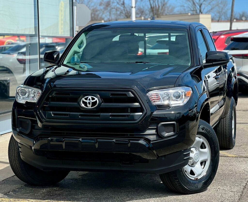 Used 2016 Toyota Tacoma SR image 24