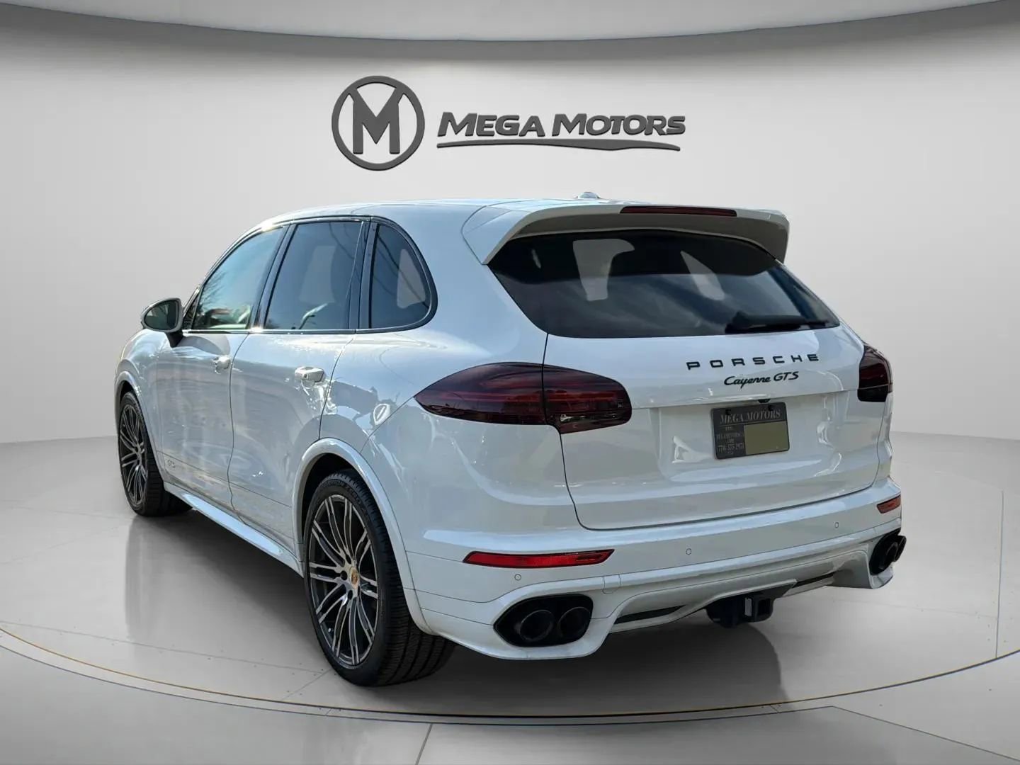 Used 2016 Porsche Cayenne GTS w/ Premium Package Plus image 5
