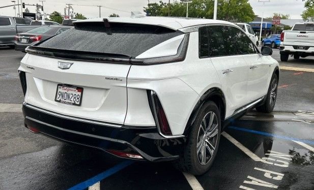 Certified 2024 Cadillac Lyriq Luxury image 5