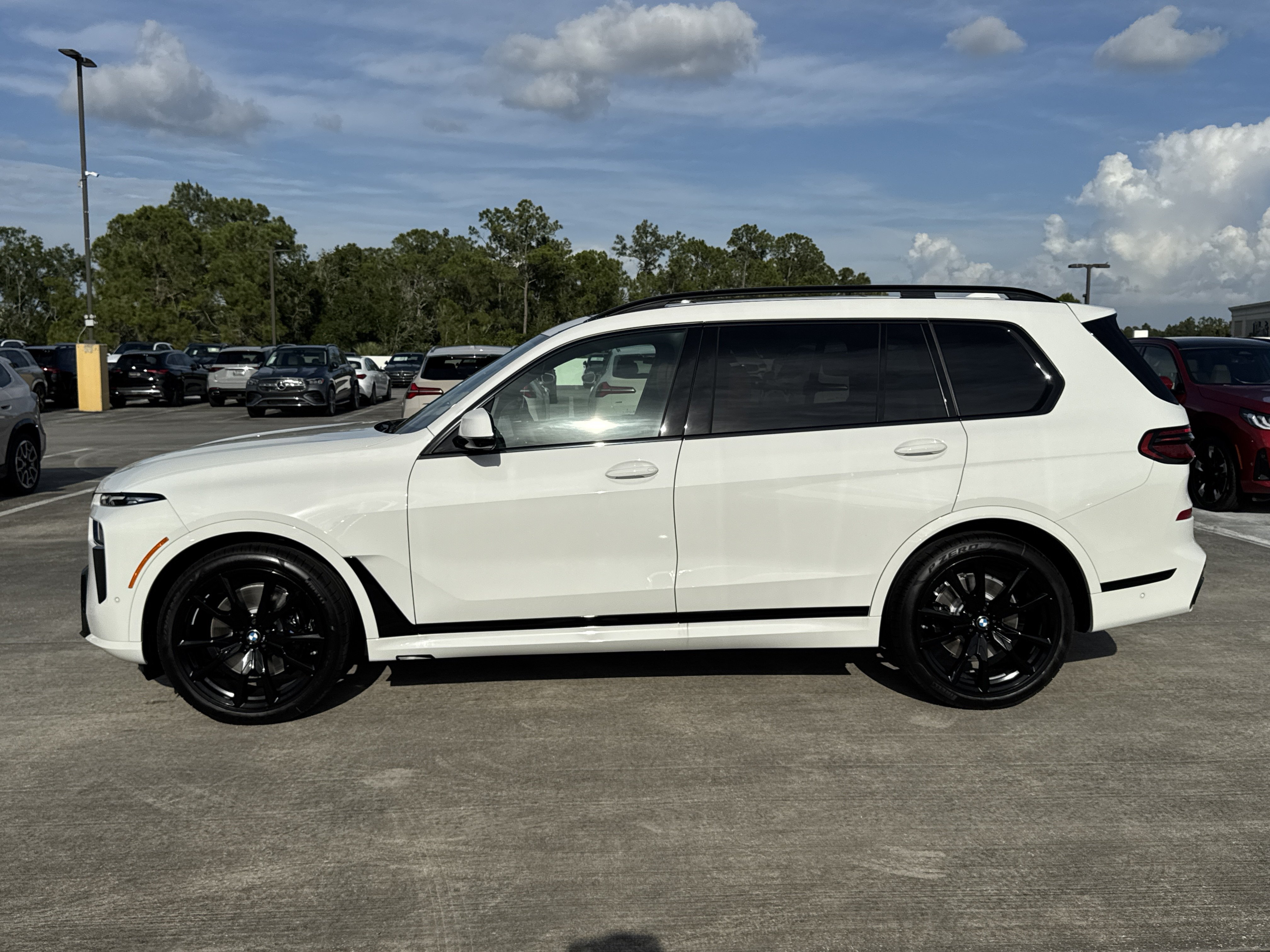 New 2027 BMW X7 xDrive40i w/ M Sport Package AWD/4WD image 4