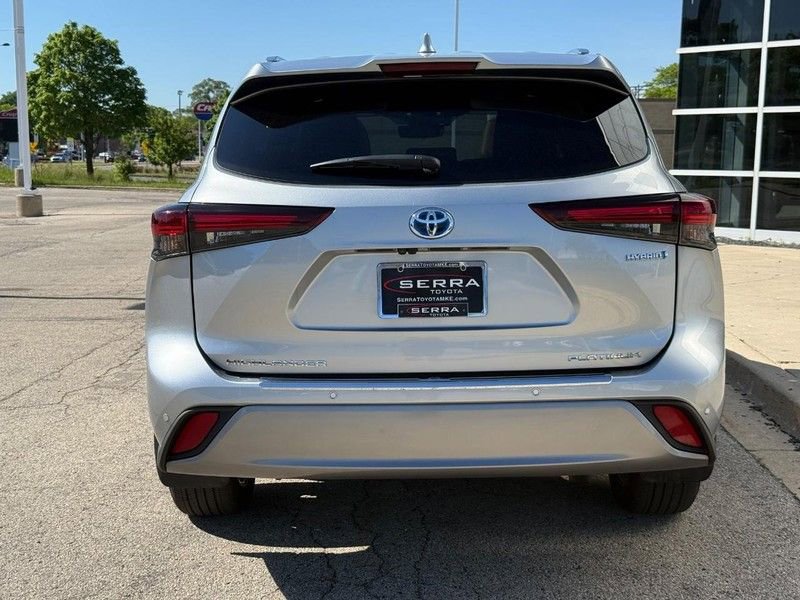 Used 2024 Toyota Highlander Platinum AWD/4WD image 4