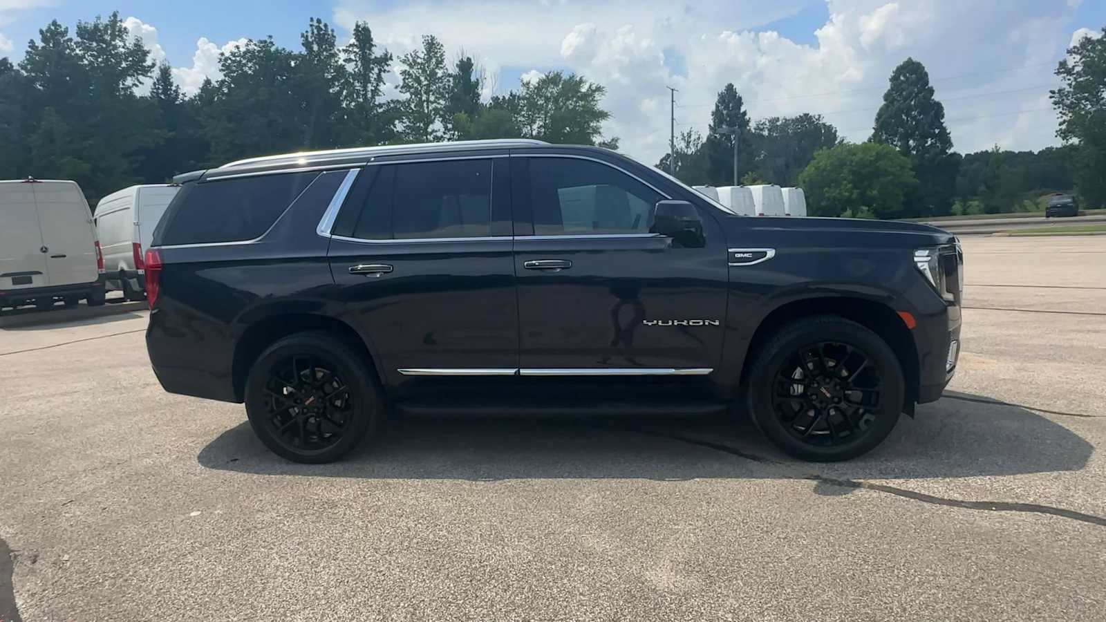 Certified 2023 GMC Yukon SLT AWD/4WD image 9