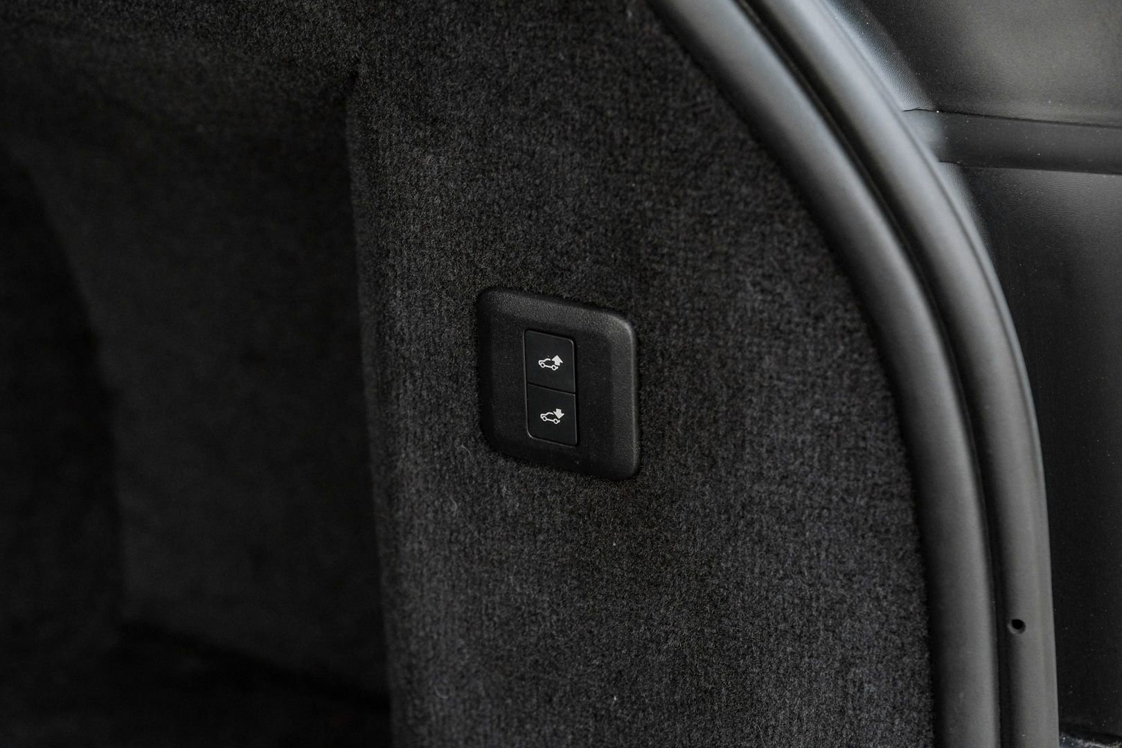 Used 2020 Land Rover Range Rover Sport SVR AWD/4WD image 71