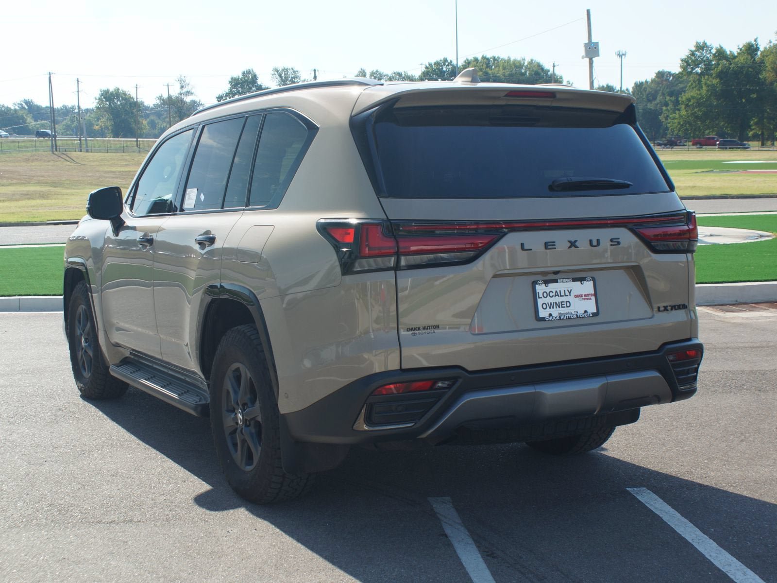 Used 2025 Lexus LX 700h Overtrail AWD/4WD image 18