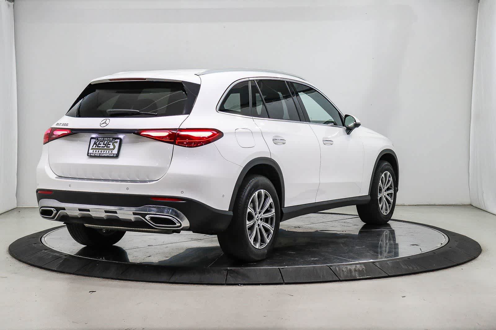 Used 2024 Mercedes-Benz GLC 300 image 4