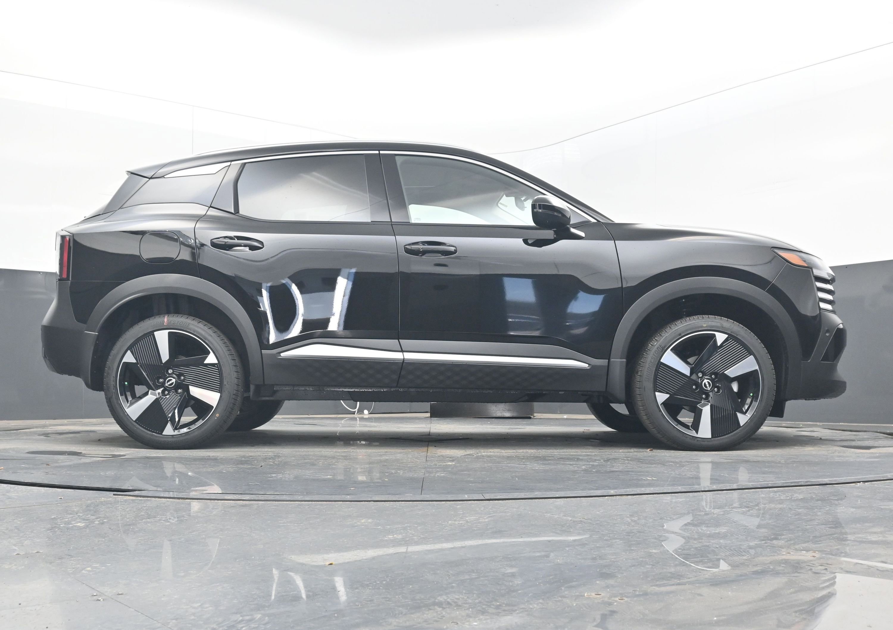 New 2026 Nissan Kicks SR w/ SR Premium Package image 30