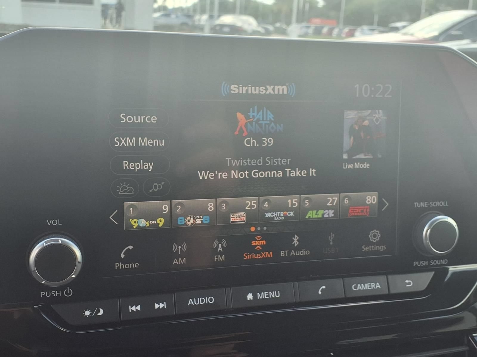 Used 2025 Nissan Pathfinder SV FWD image 5