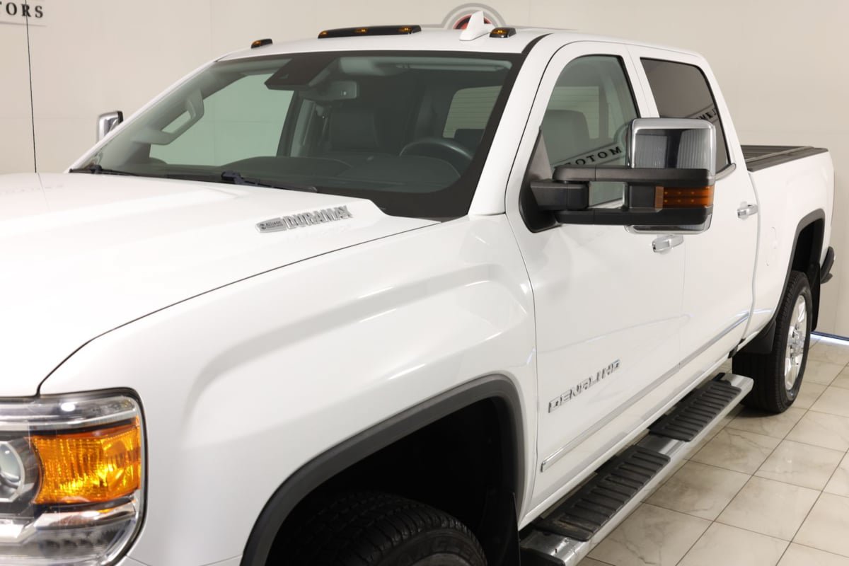 Used 2019 GMC Sierra 2500 Denali w/ Duramax Plus Package AWD/4WD image 46