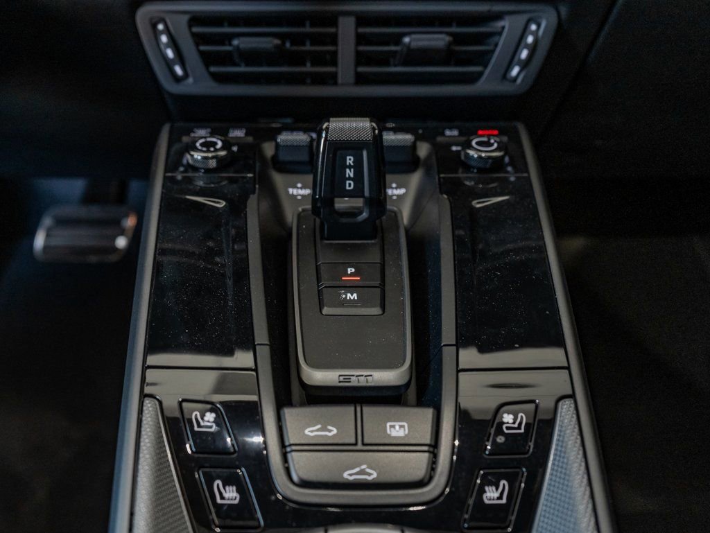 Certified 2025 Porsche 911 Carrera image 25