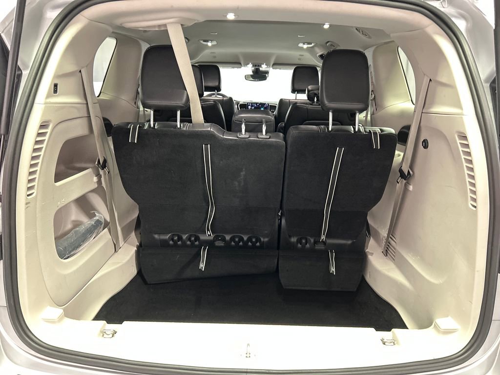 Used 2024 Chrysler Pacifica Touring-L FWD image 25