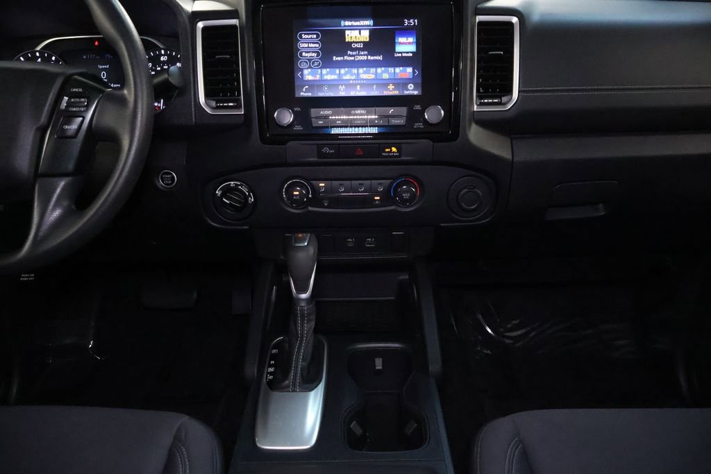 Used 2023 Nissan Frontier SV image 16