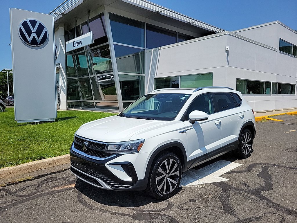 Certified 2023 Volkswagen Taos SE w/ Panoramic Sunroof Package