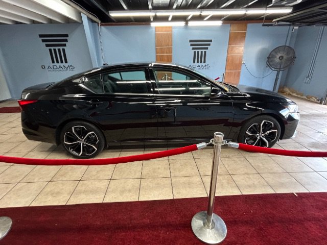 Used 2023 Nissan Altima 2.5 SR w/ SR Premium Package FWD image 5