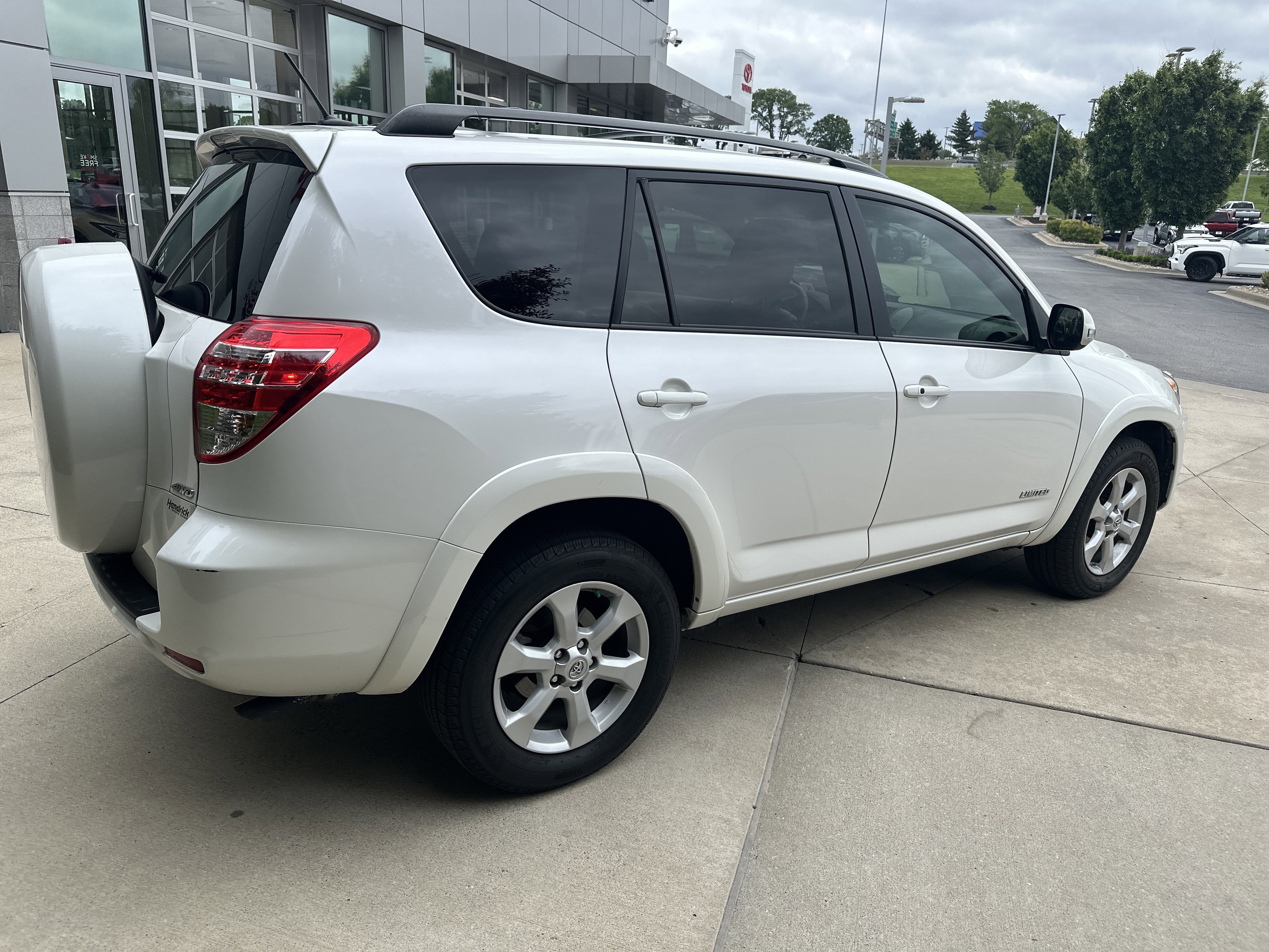 Used 2012 Toyota RAV4 Limited w/ Premium Plus Value Pkg AWD/4WD image 6