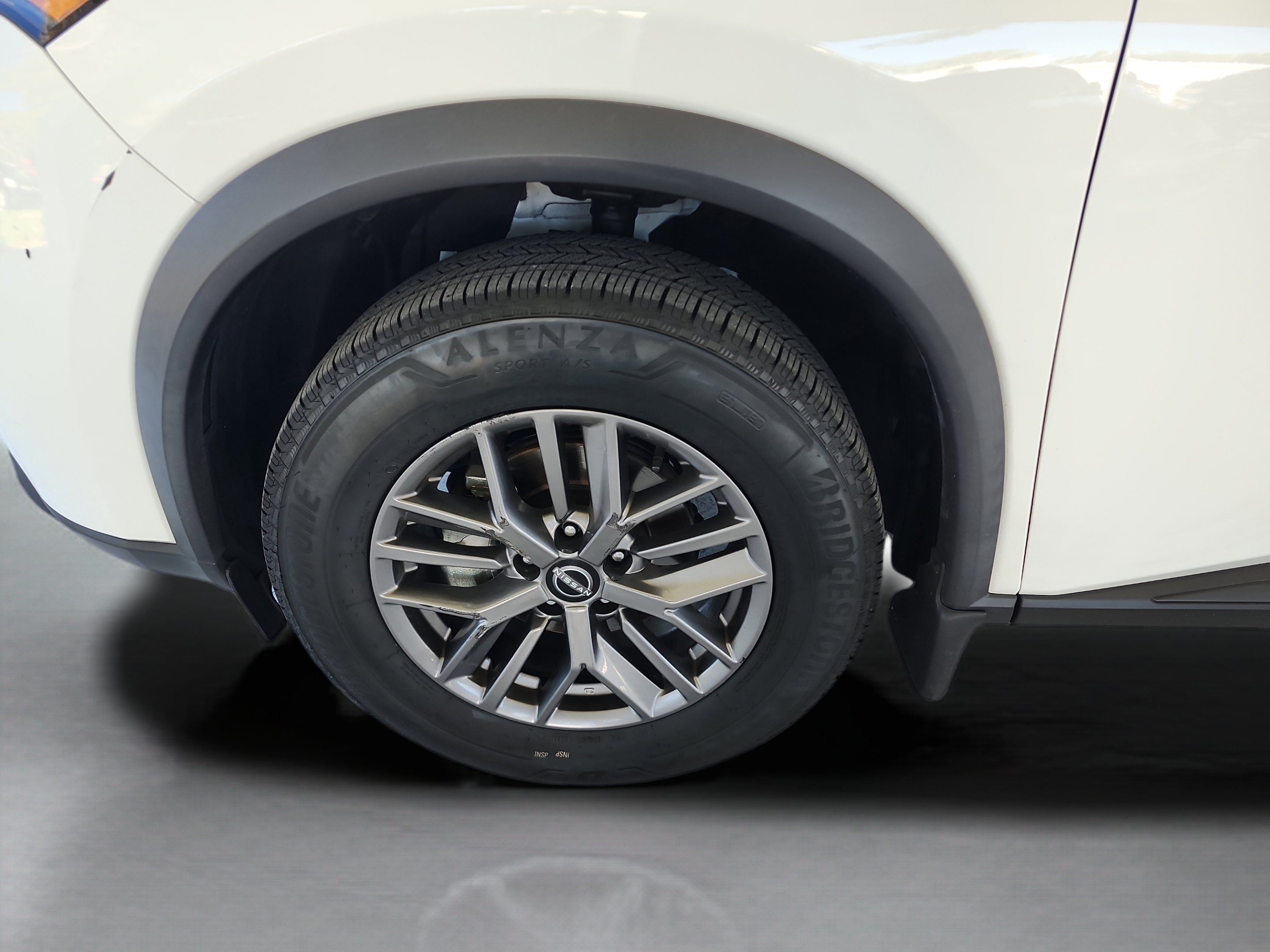 Used 2024 Nissan Rogue S FWD image 29