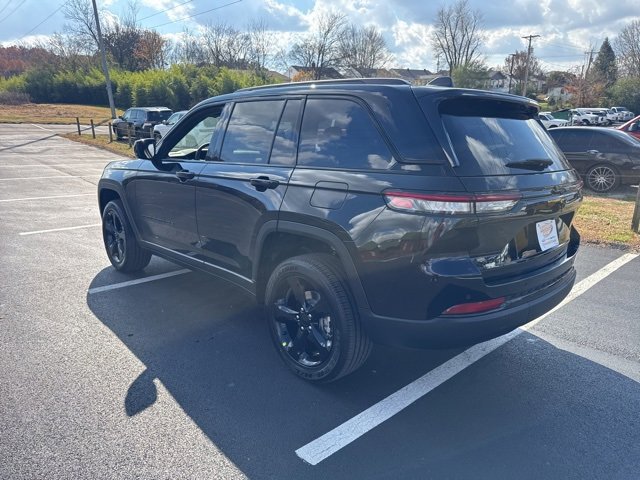 New 2025 Jeep Grand Cherokee Altitude image 5