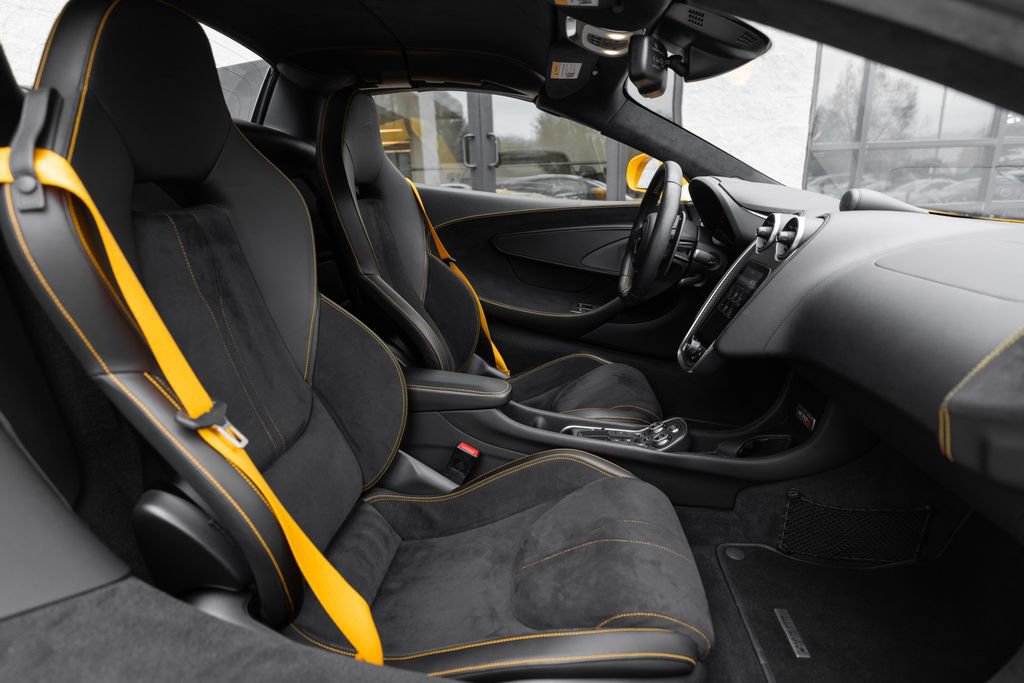 Used 2019 McLaren 570S Spider RWD image 16