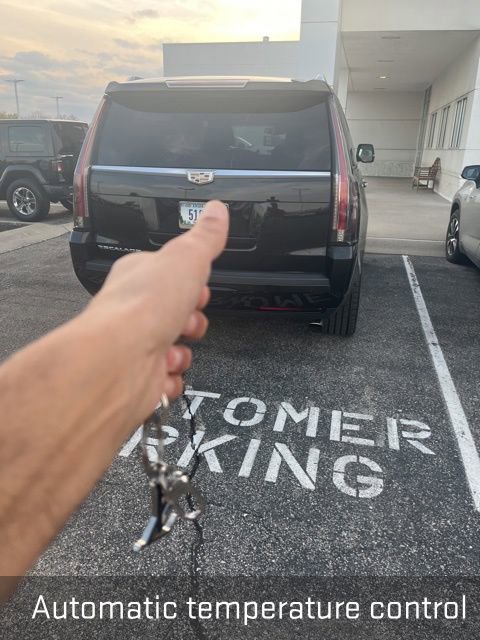 Used 2016 Cadillac Escalade Premium image 10