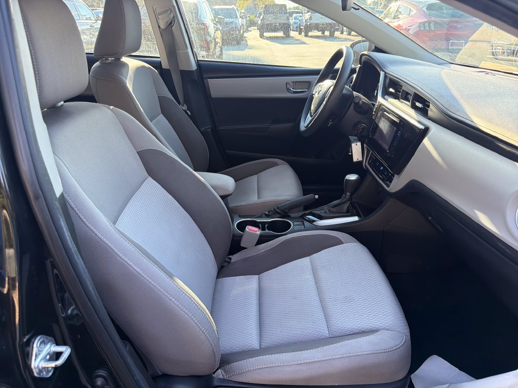 Used 2018 Toyota Corolla LE FWD image 28
