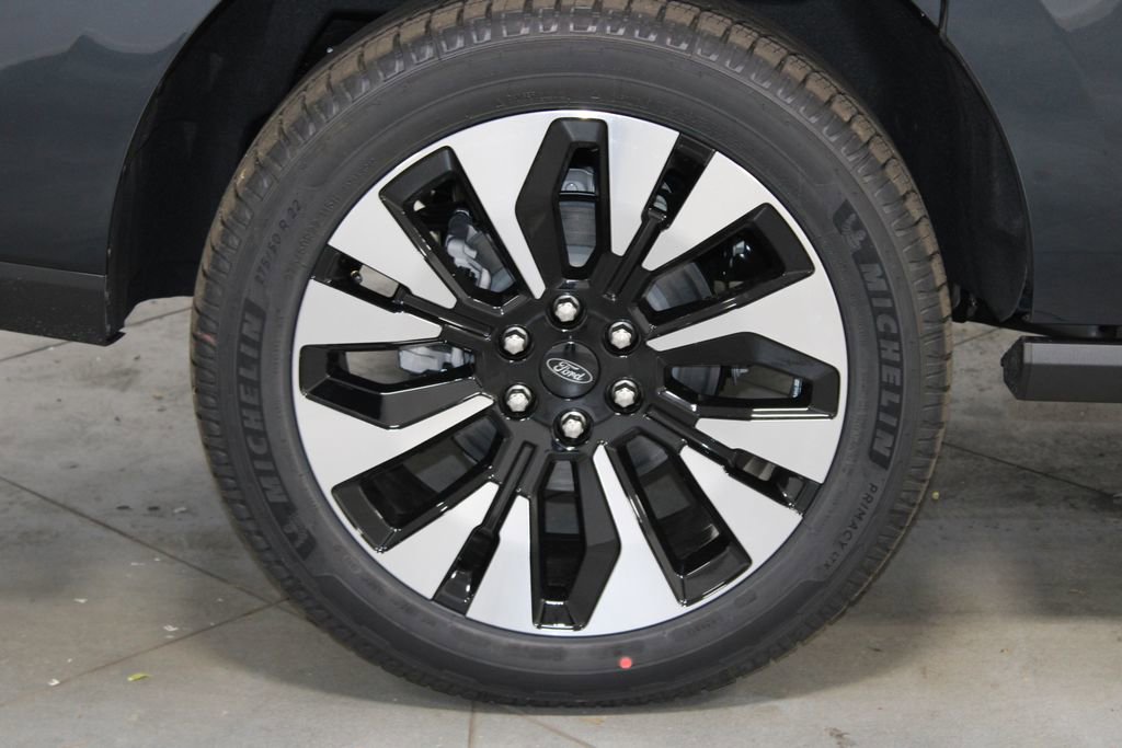 New 2026 Ford Expedition Max Platinum image 13