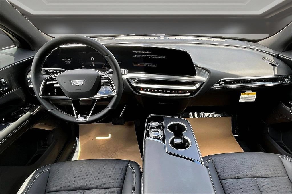 Certified 2024 Cadillac Lyriq Luxury AWD/4WD image 7