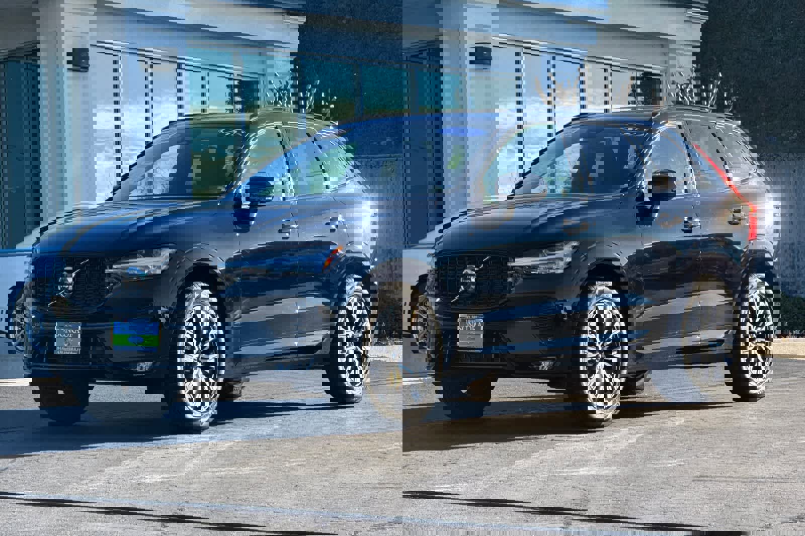 Used 2025 Volvo XC60 B5 Plus image 8