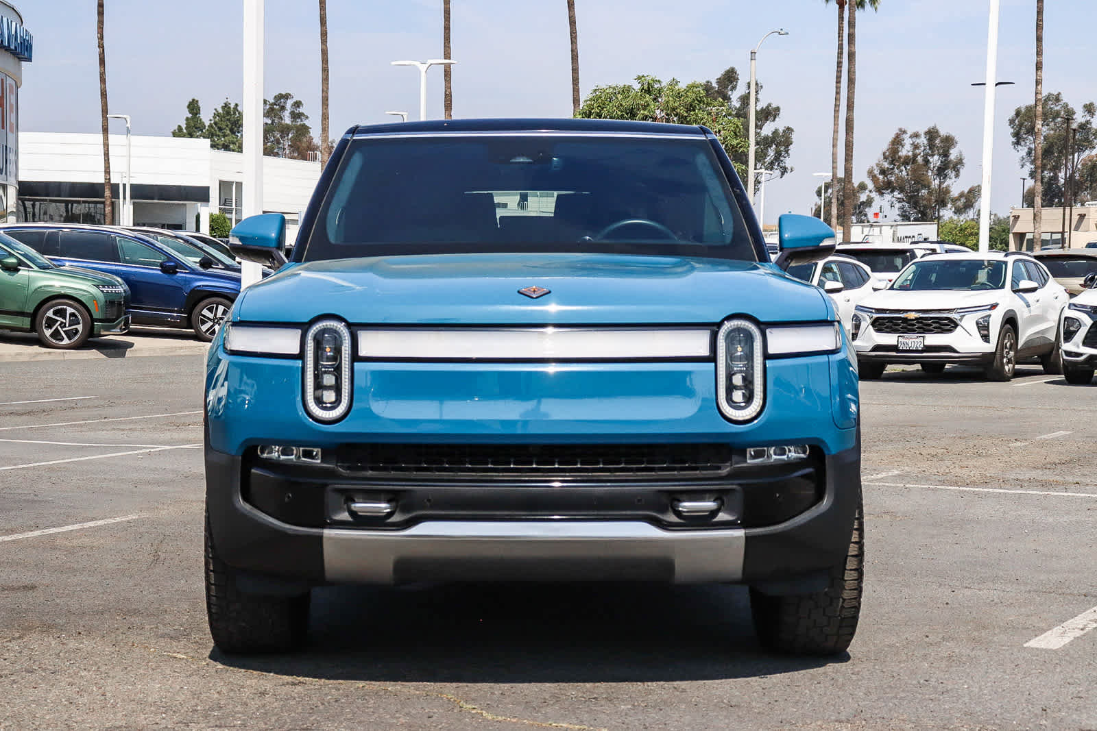 Used 2023 Rivian R1S Adventure image 2