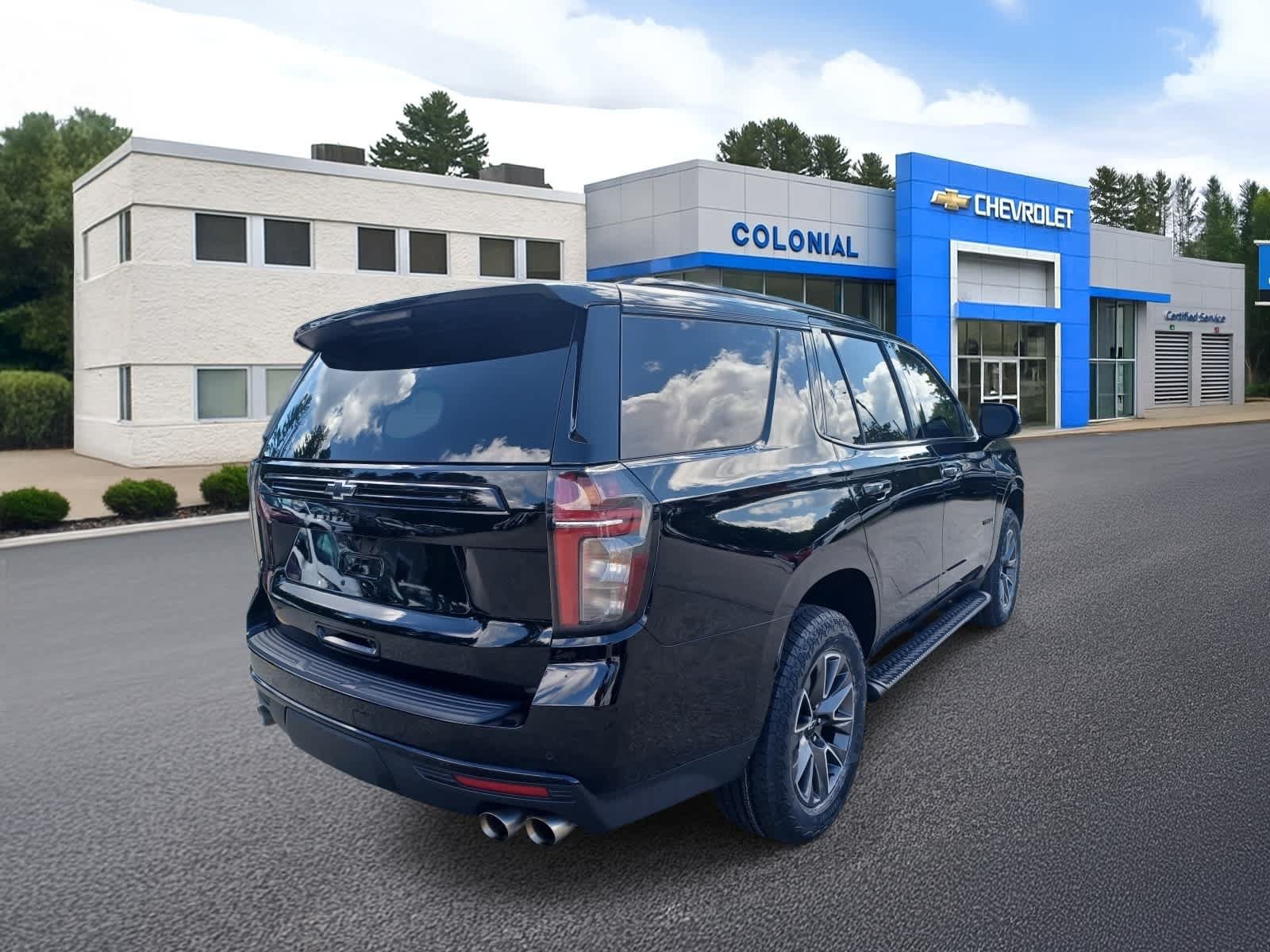 Used 2023 Chevrolet Tahoe Z71 w/ Z71 Off-Road Package AWD/4WD image 4