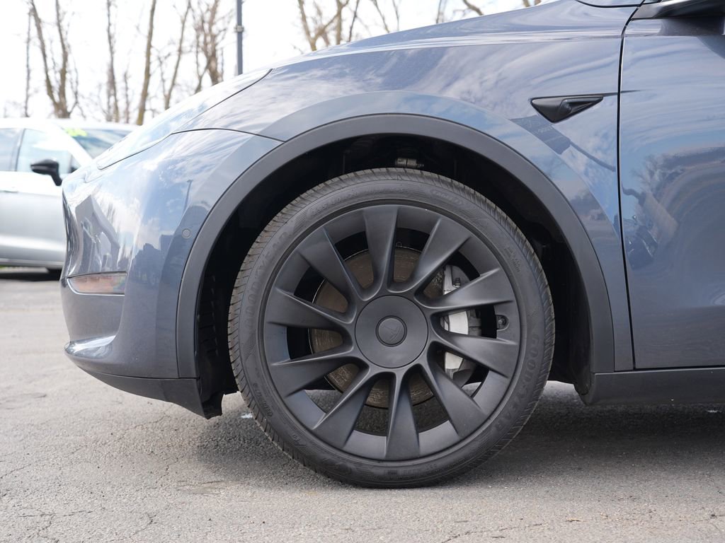 Used 2021 Tesla Model Y Long Range AWD/4WD image 11